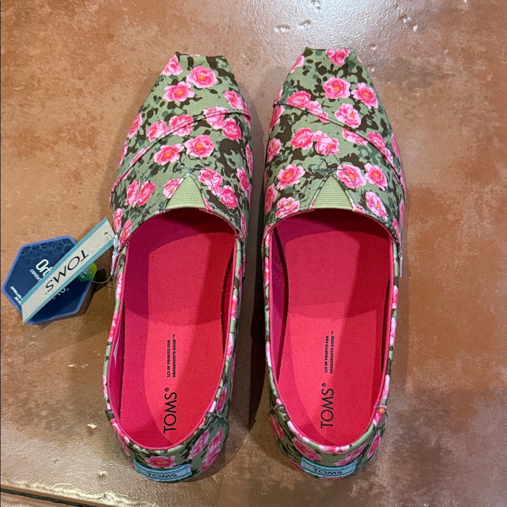 TOMS Women's Pink and Green Floral Flats